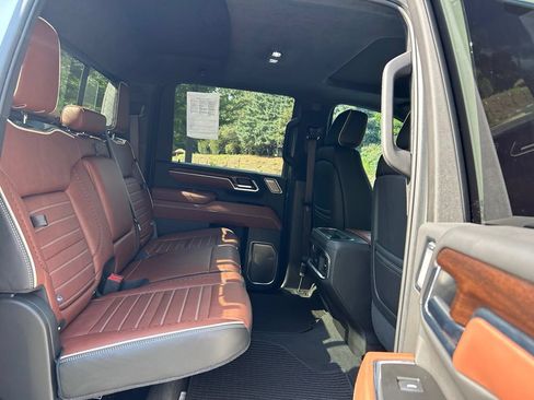 Used 2025 GMC Sierra 3500 Denali Ultimate AWD/4WD image 54
