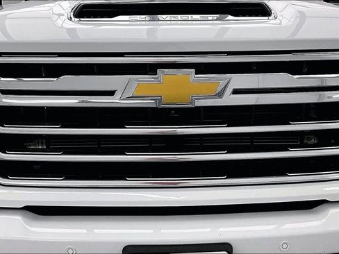 Used 2024 Chevrolet Silverado 2500 High Country AWD/4WD image 28