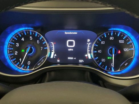 Used 2024 Chrysler Pacifica Touring-L image 15