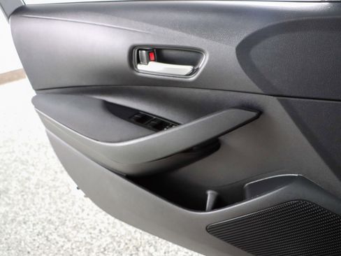 Used 2021 Toyota Corolla LE FWD image 21