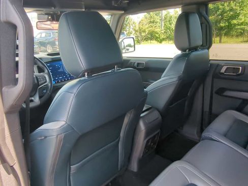 Used 2024 Ford Bronco Outer Banks image 18