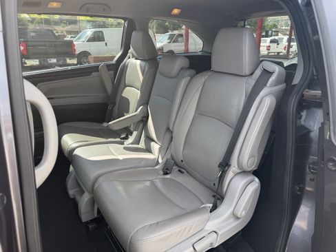 Used 2018 Honda Odyssey EX-L image 11
