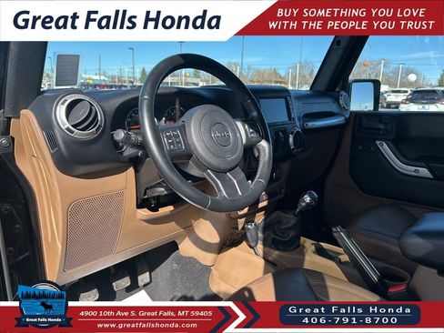 Used 2017 Jeep Wrangler Unlimited Sahara w/ Dual Top Group image 13