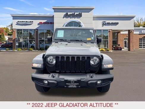 Used 2022 Jeep Gladiator Sport AWD/4WD image 3