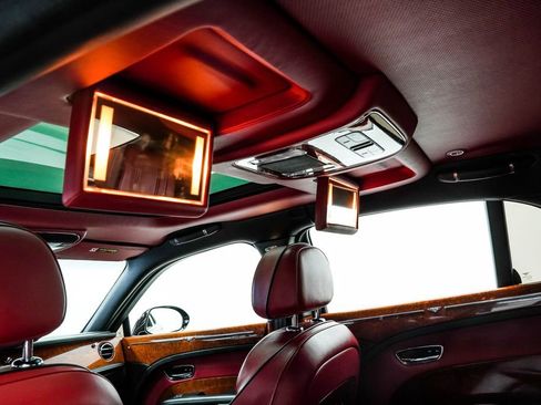 Used 2018 Bentley Mulsanne image 19