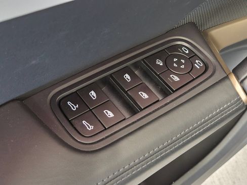 Certified 2025 Porsche Cayenne GTS AWD/4WD image 15