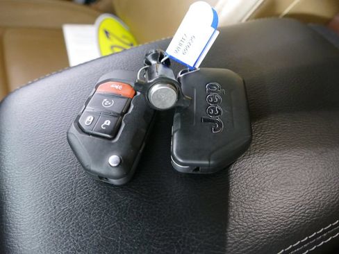 Used 2021 Jeep Wrangler Unlimited Rubicon AWD/4WD image 20