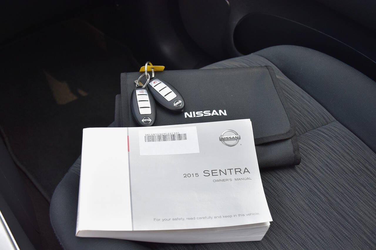 Used 2015 Nissan Sentra SV FWD image 19