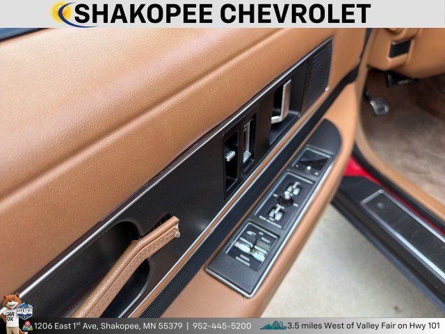 Used 1990 Buick Reatta Convertible FWD image 5