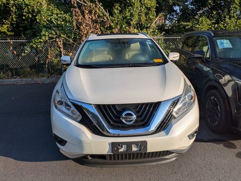 Used 2017 Nissan Murano Platinum w/ Platinum Technology Package AWD/4WD image 2