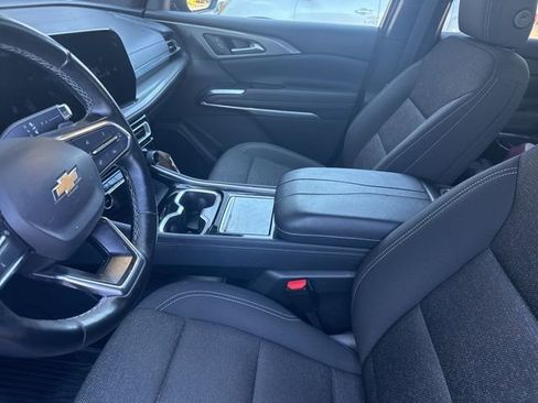 Used 2024 Chevrolet Traverse LT image 5