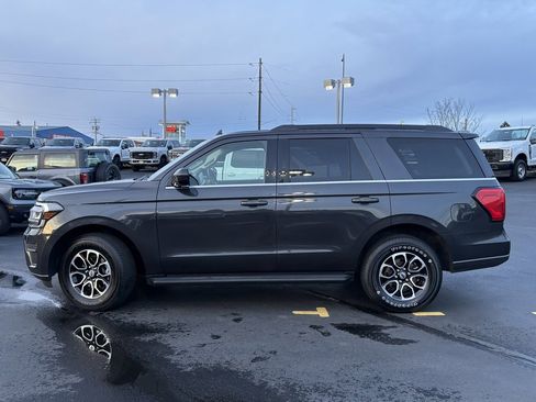 Certified 2024 Ford Expedition XLT image 10