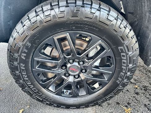 Used 2024 Toyota Tundra Limited image 19