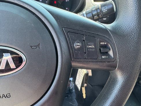 Used 2013 Kia Soul FWD image 22