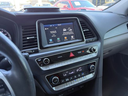 Used 2019 Hyundai Sonata SE FWD image 16