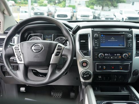 Used 2017 Nissan Titan SV AWD/4WD image 17