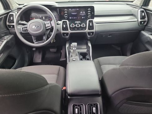 Used 2021 Kia Sorento LX image 12