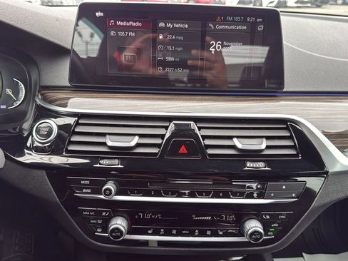 Used 2018 BMW 530e xDrive image 19