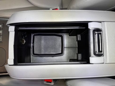 Certified 2023 Toyota Highlander XLE AWD/4WD image 42