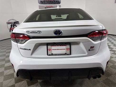 Used 2025 Toyota Corolla SE image 4