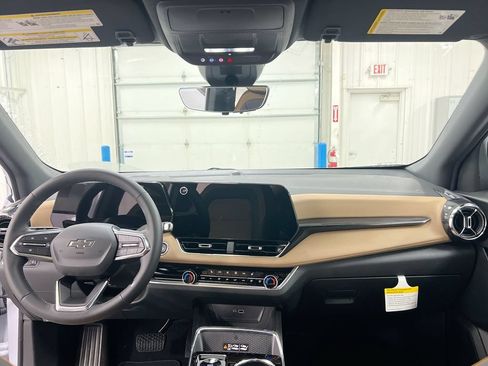 Used 2026 Chevrolet Equinox ACTIV w/ Safety and Technology Package AWD/4WD image 10