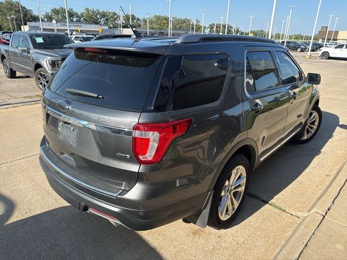Used 2018 Ford Explorer XLT w/ Equipment Group 202A AWD/4WD image 6