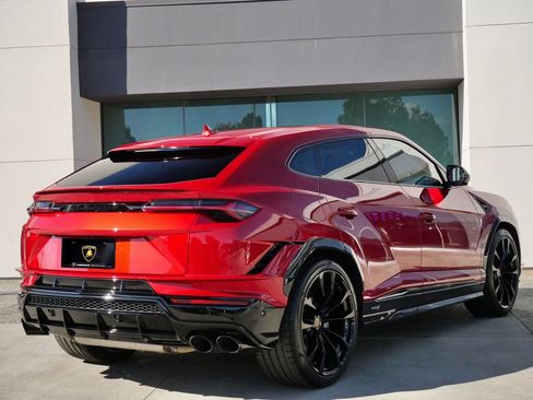 Used 2023 Lamborghini Urus S image 3