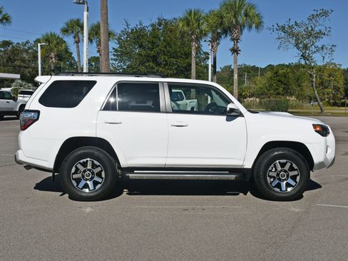 Used 2023 Toyota 4Runner TRD Off-Road image 2