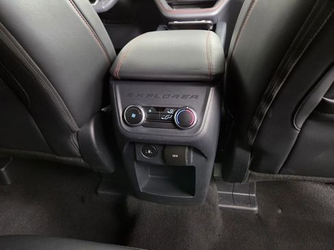 Used 2025 Ford Explorer ST-Line w/ ST-Line Street Pack image 33