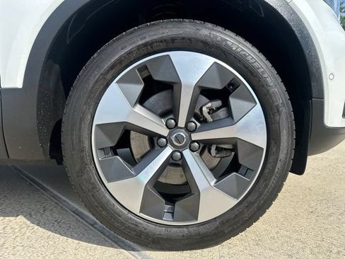 Certified 2024 Volvo XC40 B5 Plus w/ Climate Package AWD/4WD image 11