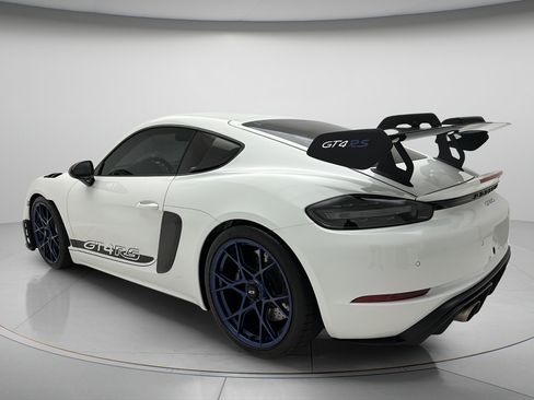 Used 2025 Porsche 718 Cayman GT4 RS w/ Weissach Package RWD image 18
