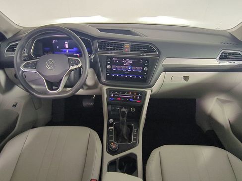 Used 2022 Volkswagen Tiguan SE AWD/4WD image 18