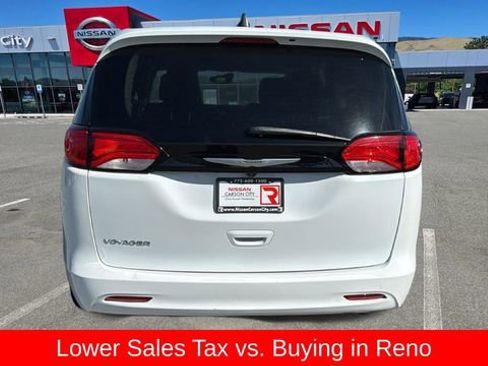 Used 2023 Chrysler Voyager LX FWD image 4