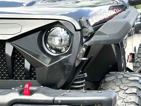 Used 2020 Jeep Wrangler Rubicon AWD/4WD image 16
