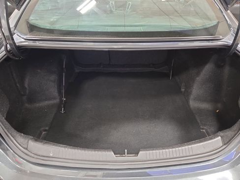 Used 2017 Chevrolet Malibu LT w/ Leather Package image 12