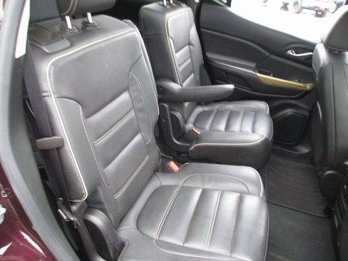 Used 2017 GMC Acadia Denali image 23