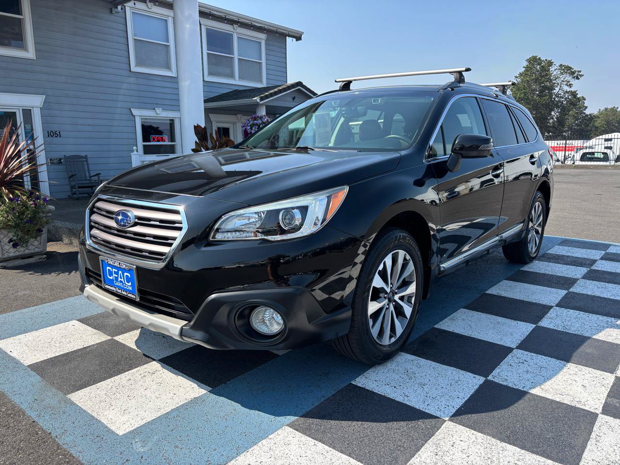 Used 2017 Subaru Outback 2.5i Touring w/ Popular Package #5A AWD/4WD image 2