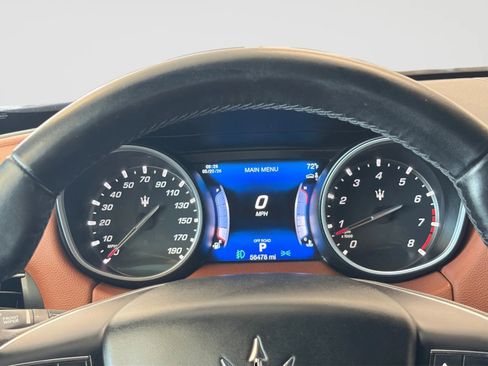 Used 2017 Maserati Levante AWD/4WD image 32