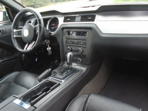 Used 2014 Ford Mustang Premium image 9