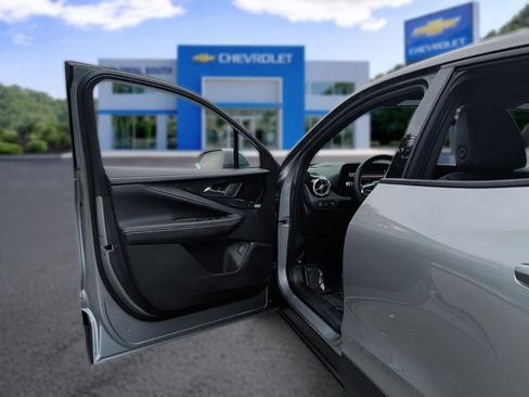 Used 2025 Chevrolet Blazer EV LT AWD/4WD image 11