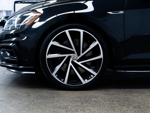 Used 2019 Volkswagen Golf R 4-Door image 6