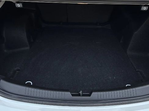 Used 2017 Chevrolet Malibu LT FWD image 35