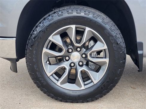 Used 2024 Chevrolet Silverado 1500 LT image 10