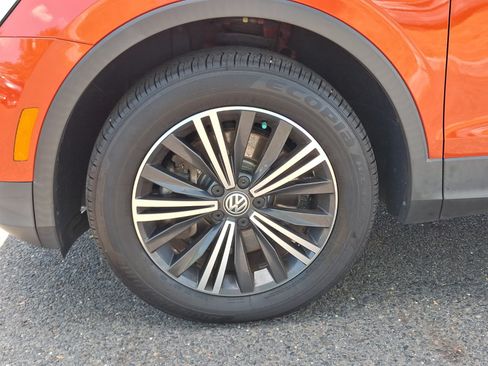 Used 2019 Volkswagen Tiguan SEL AWD/4WD image 9