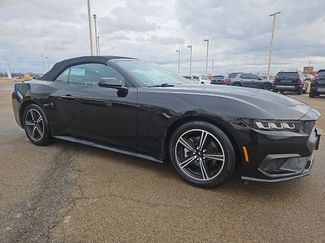 Used 2024 Ford Mustang Convertible video 1