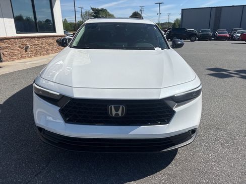 Used 2025 Honda Accord SE image 10