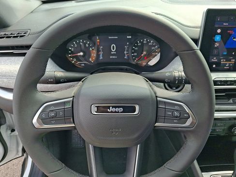 Certified 2024 Jeep Compass Latitude AWD/4WD image 18