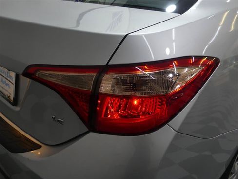 Used 2019 Toyota Corolla LE FWD image 15