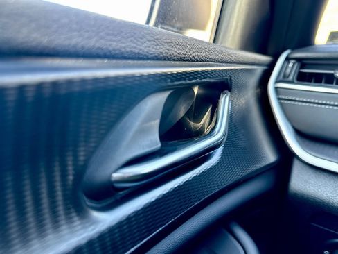 New 2025 Jeep Grand Cherokee Laredo image 17