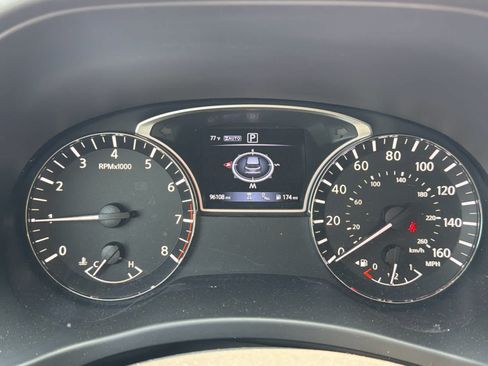 Used 2019 Nissan Pathfinder SL AWD/4WD image 8